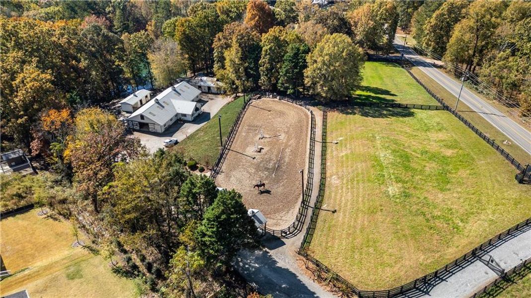 Community amenities in The Retreat at Caney Creek, Alpharetta (Image 61).