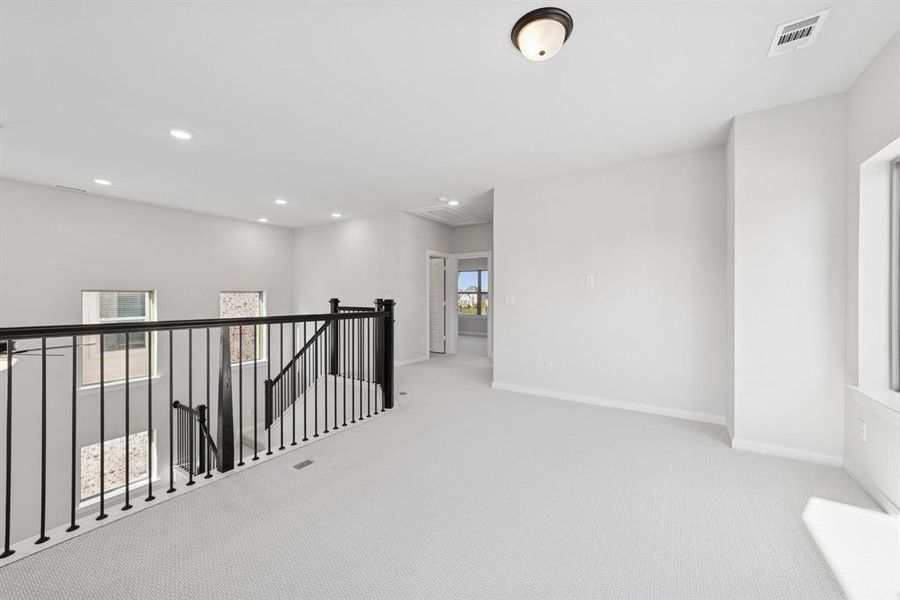 Spacious, unfurnished interior of a new home in Mantua Point Gardens, Van Alstyne (Image 28). Spacious, unfurnished interior of a new home in Mantua Point Gardens, Van Alstyne (Image 28).
