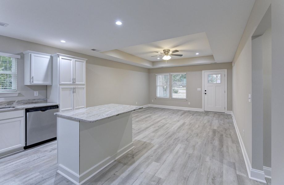 Spacious, unfurnished interior of a new home in , Summerville (Image 16).
