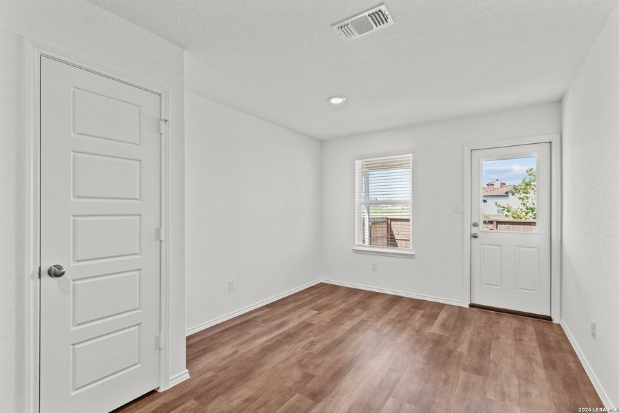 Spacious, unfurnished interior of a new home in The Overlook at Creekside, New Braunfels (Image 22). Spacious, unfurnished interior of a new home in The Overlook at Creekside, New Braunfels (Image 22).