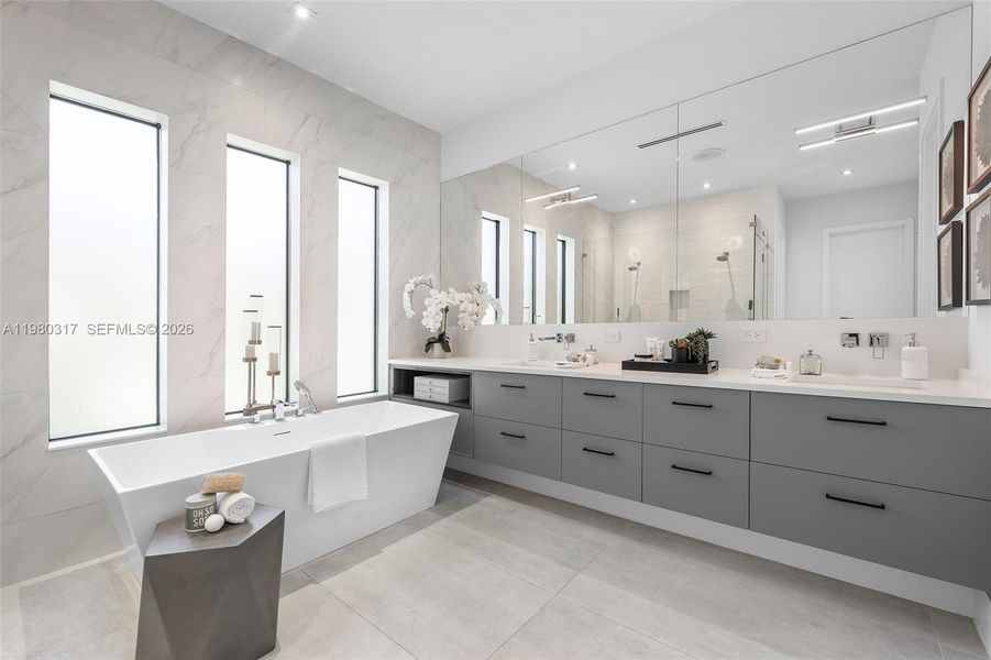 Furnished interior view inside a new home in , Fort Lauderdale (Image 49).