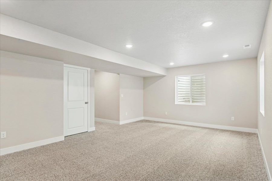 Spacious, unfurnished interior of a new home in Aspen Ranch, Fountain (Image 20). Spacious, unfurnished interior of a new home in Aspen Ranch, Fountain (Image 20).