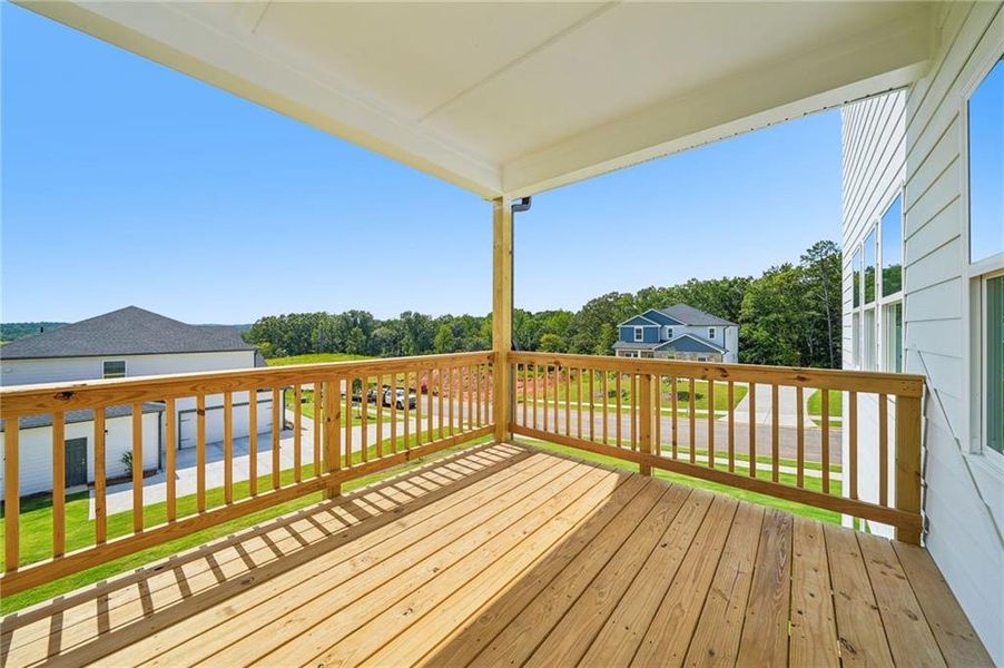 Exterior details and patio area of a home in River Pointe, Monroe (Image 4).