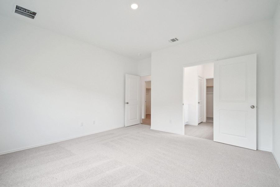 Spacious, unfurnished interior of a new home in Clayton Ranch, Copperas Cove (Image 16).