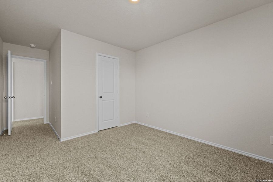 Spacious, unfurnished interior of a new home in Stonehill, San Antonio (Image 15).