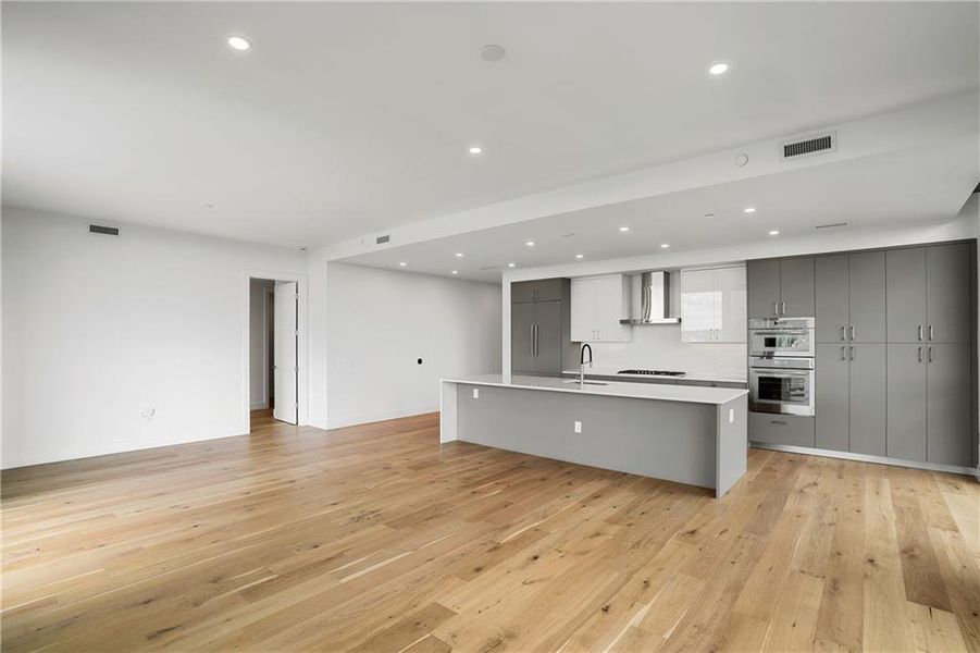 Spacious, unfurnished interior of a new home in The Dillon Buckhead, Atlanta (Image 22).