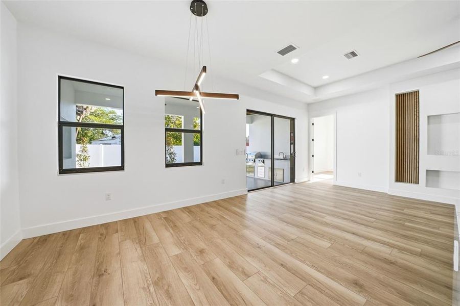 Spacious, unfurnished interior of a new home in , St. Petersburg (Image 21).