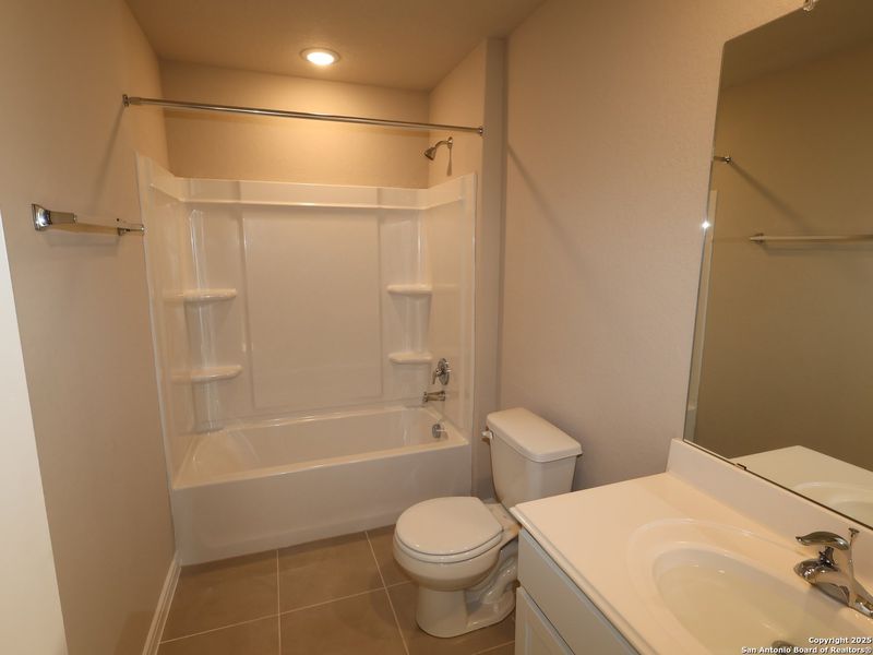 Furnished interior view inside a new home in Greenspoint Heights, Seguin (Image 12). Furnished interior view inside a new home in Greenspoint Heights, Seguin (Image 12).