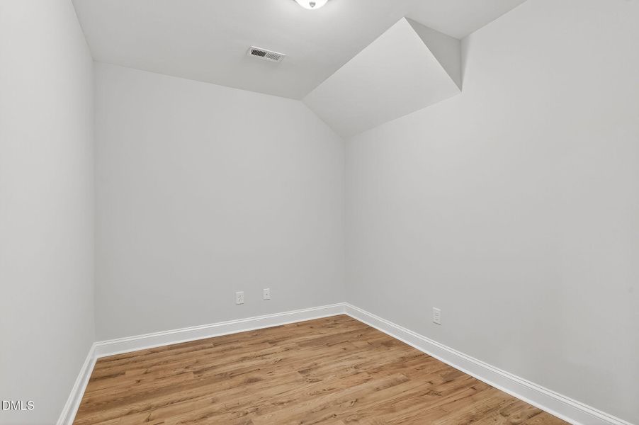 Ral_Forestville_Lot20 (26)