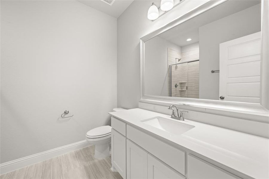 1000 Tall Meadow- Bathroom-1 1000 Tall Meadow- Bathroom-1