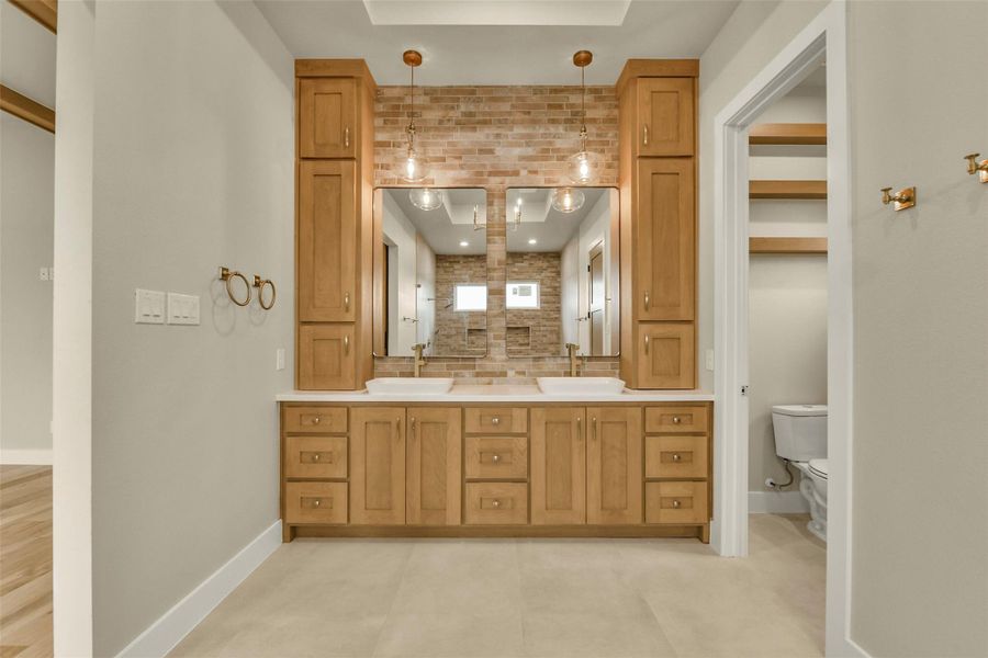 Furnished interior view inside a new home in , Angleton (Image 9).