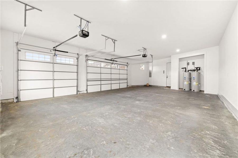 Spacious, unfurnished interior of a new home in , Jefferson (Image 52).