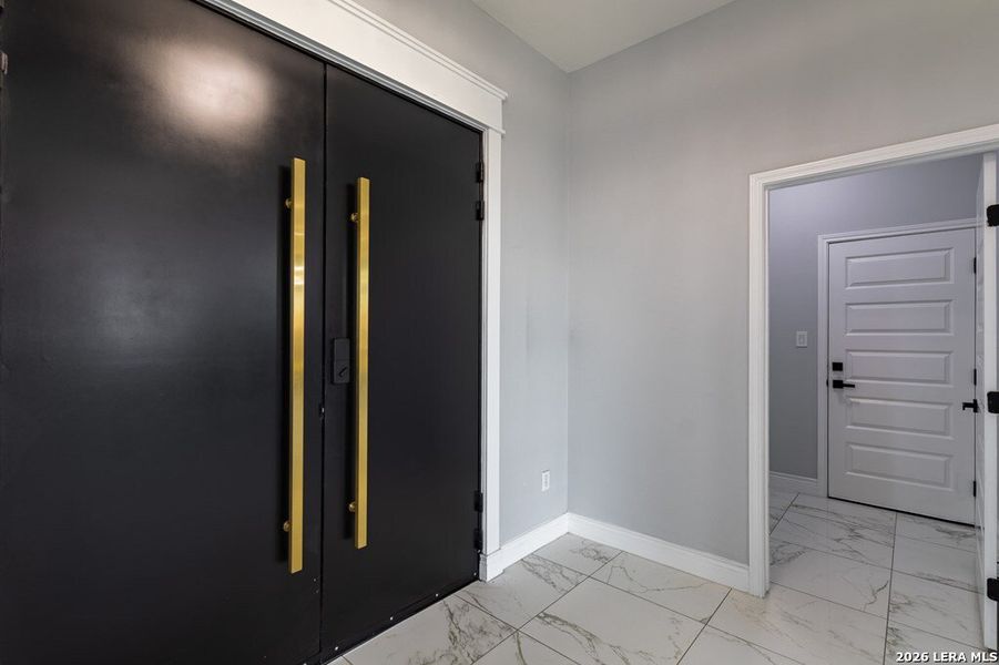 Spacious, unfurnished interior of a new home in , Harlingen (Image 43).