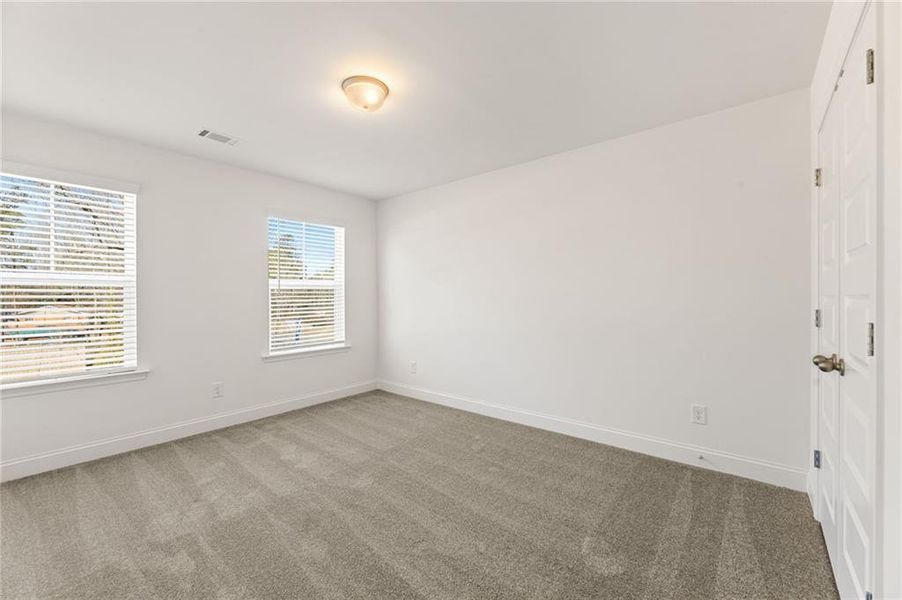 Spacious, unfurnished interior of a new home in Mulberry Summit, Flowery Branch (Image 19).
