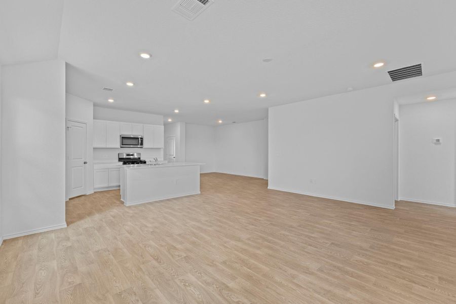 Spacious, unfurnished interior of a new home in Durango, Mustang Ridge (Image 12). Spacious, unfurnished interior of a new home in Durango, Mustang Ridge (Image 12).