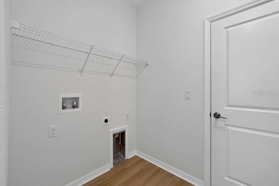 Spacious, unfurnished interior of a new home in Indigo Creek, Apollo Beach (Image 19). Spacious, unfurnished interior of a new home in Indigo Creek, Apollo Beach (Image 19).