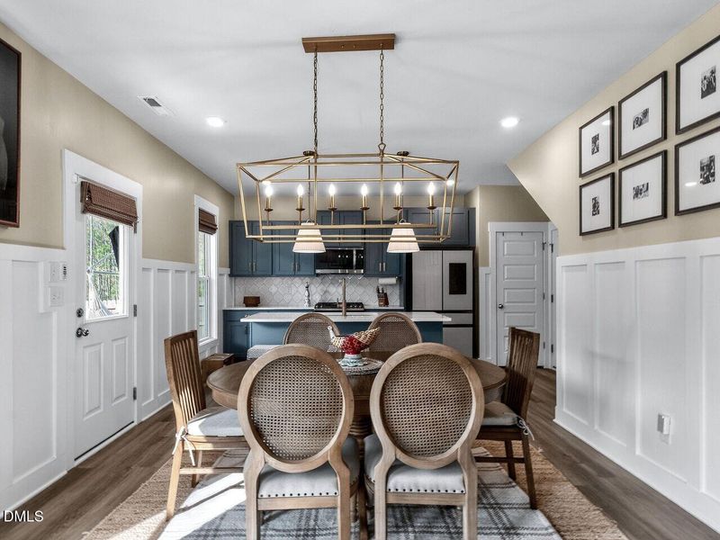 011-1280x960-dining-room