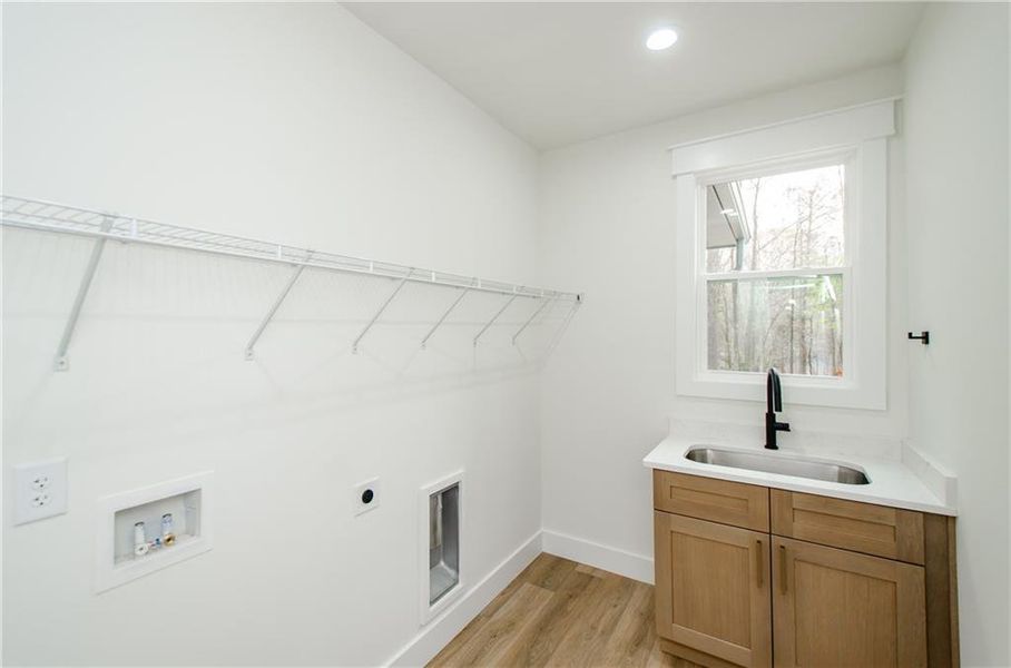 Spacious, unfurnished interior of a new home in , Gainesville (Image 18).