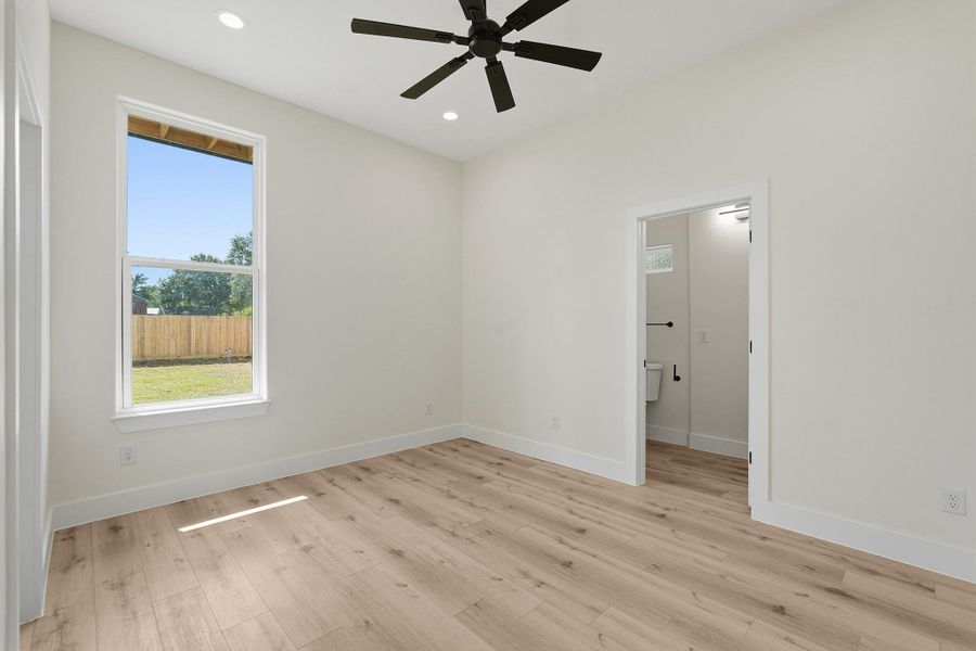 Spacious, unfurnished interior of a new home in , Channelview (Image 20).