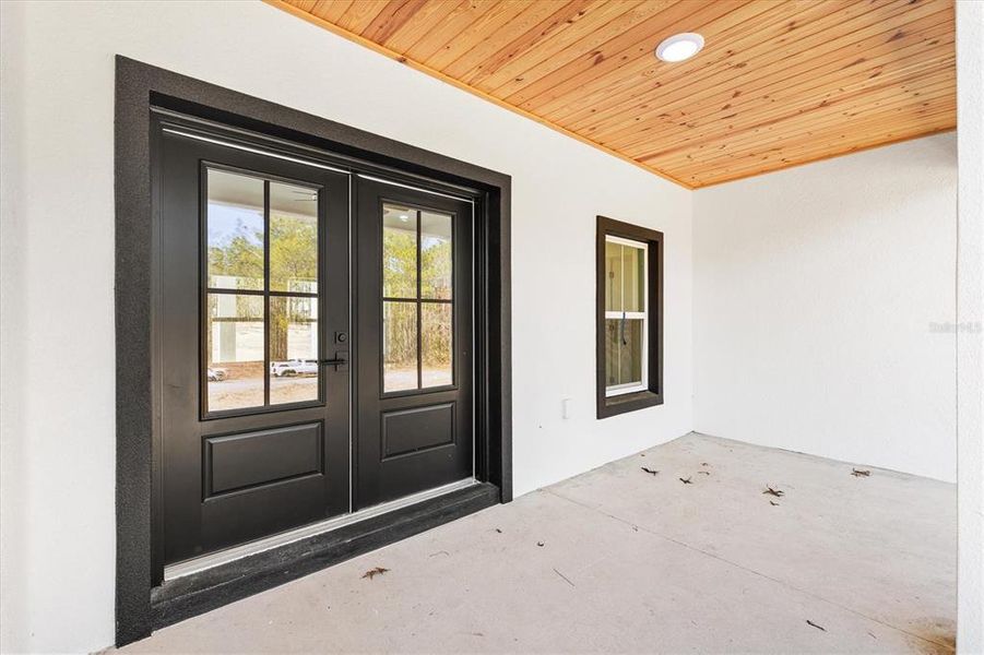 Exterior details and patio area of a home in , Wildwood (Image 4).