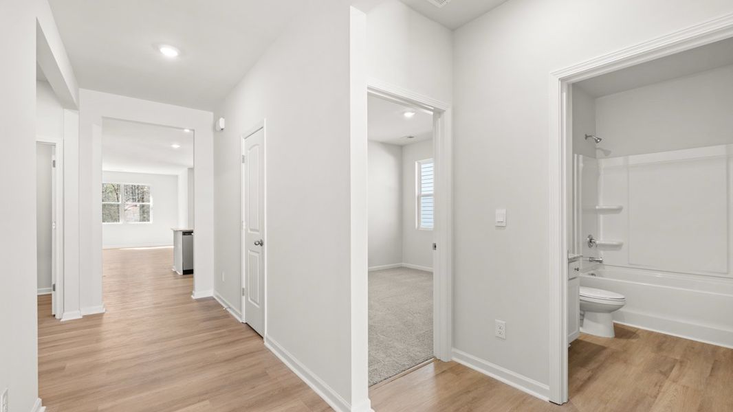 Spacious, unfurnished interior of a new home in South Wind, Union City (Image 14).