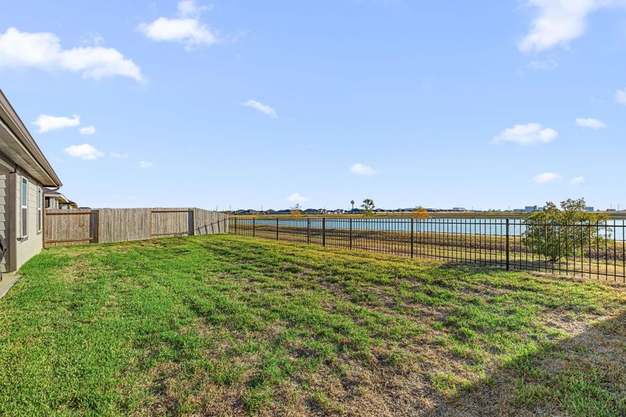 Exterior details and patio area of a home in , Sealy (Image 16).