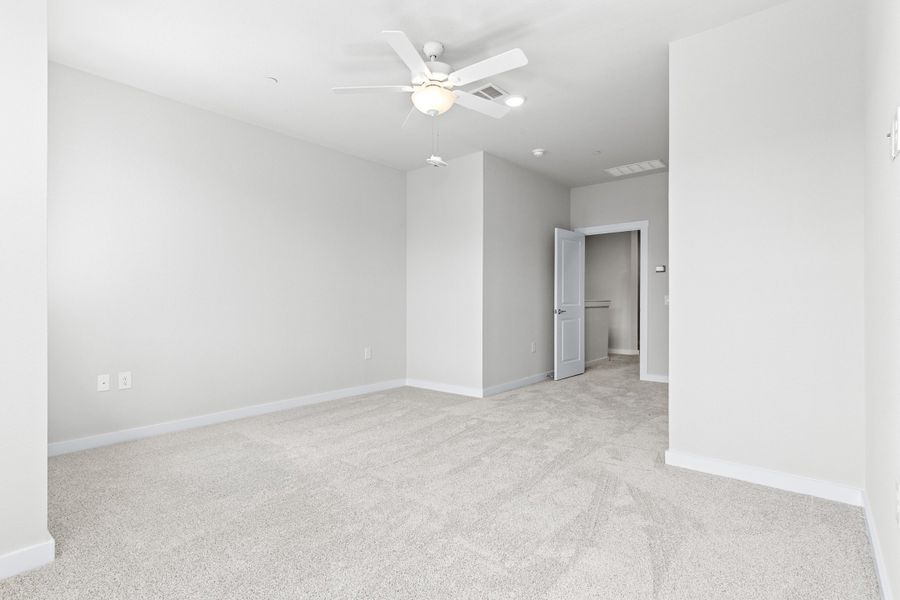 Spacious, unfurnished interior of a new home in Willow Grove Townhomes, Melissa (Image 31).