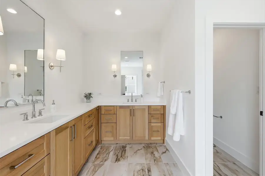 Furnished interior view inside a new home in , Dallas (Image 19).