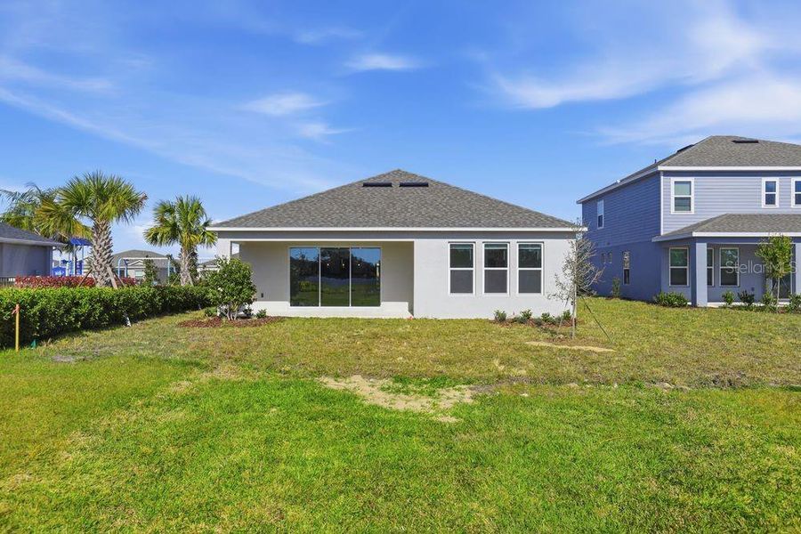 Exterior details and patio area of a home in Brookland Park, Auburndale (Image 26).