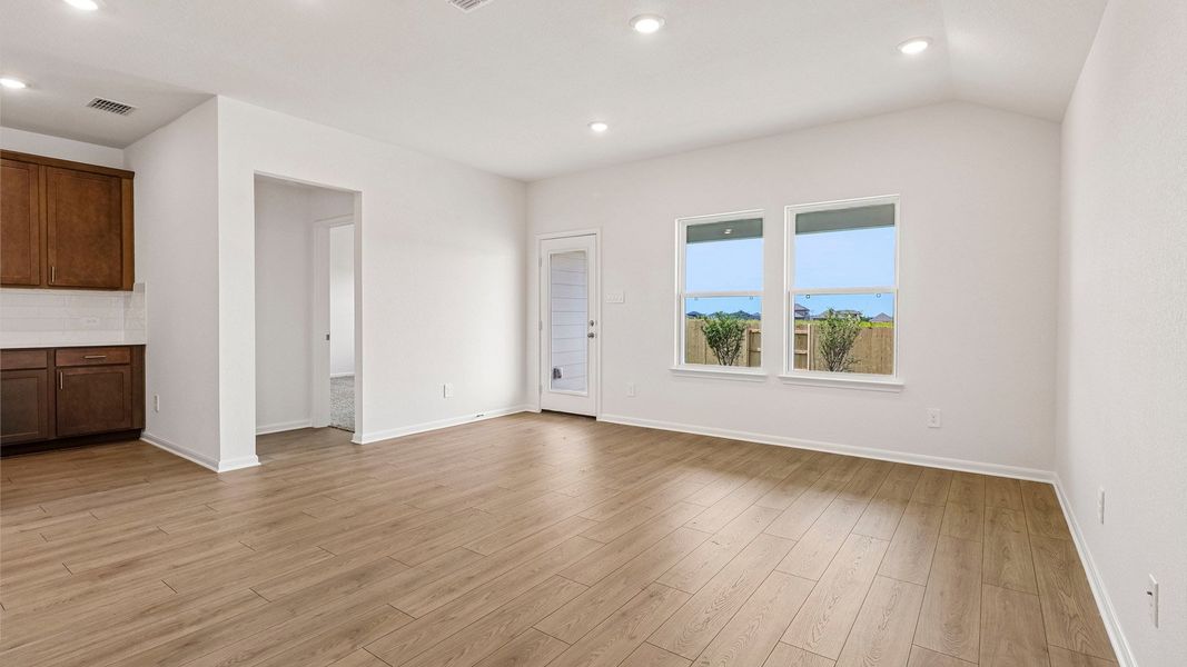 Spacious, unfurnished interior of a new home in Briarwood, Elgin (Image 12). Spacious, unfurnished interior of a new home in Briarwood, Elgin (Image 12).