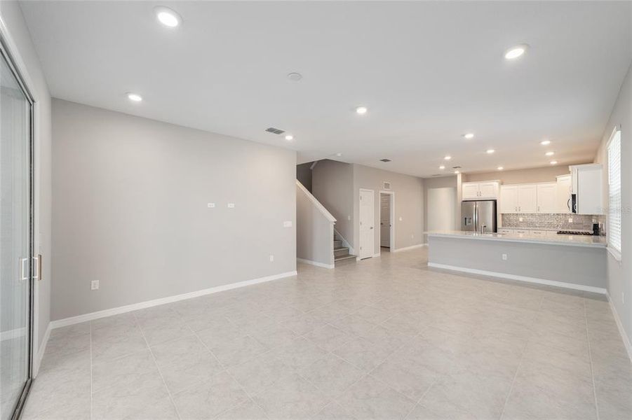 Spacious, unfurnished interior of a new home in Calesa Township, Ocala (Image 29).