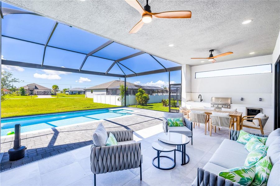 Exterior details and patio area of a home in , Cape Coral (Image 4).