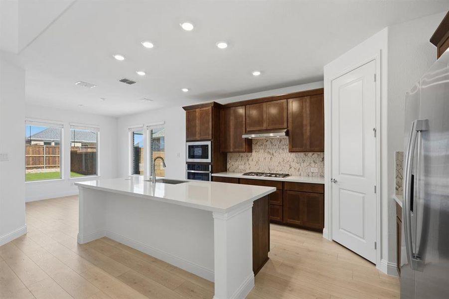 1600 Victory Terrace ~ Ready Now