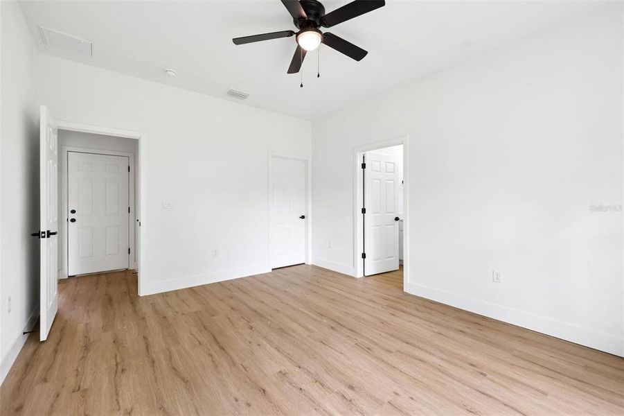 Spacious, unfurnished interior of a new home in , Ocklawaha (Image 21).