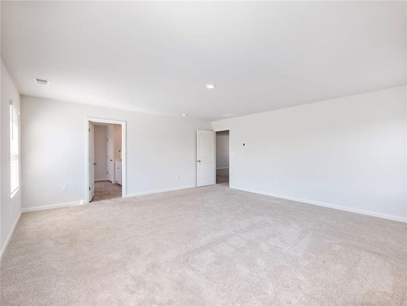 Spacious, unfurnished interior of a new home in , Braselton (Image 61). Spacious, unfurnished interior of a new home in , Braselton (Image 61).