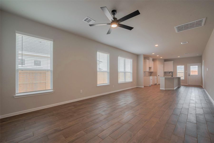 Spacious, unfurnished interior of a new home in Woodland Lakes, Huffman (Image 39).