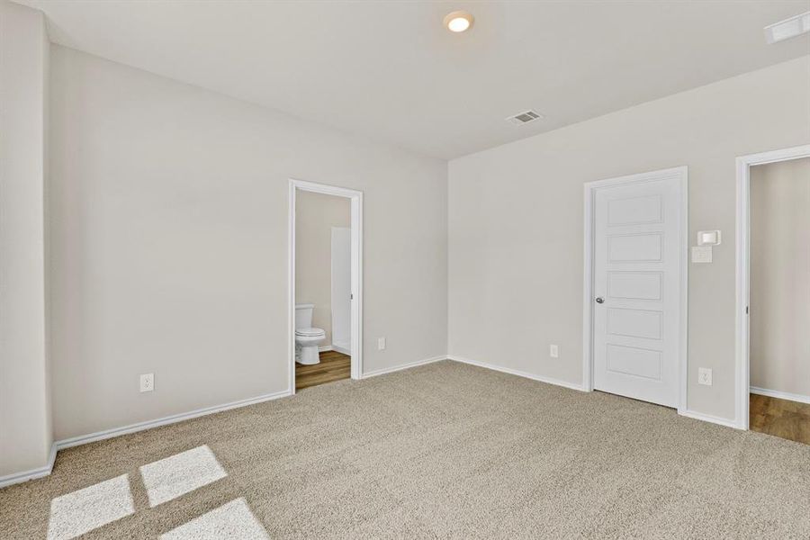 Spacious, unfurnished interior of a new home in , Fort Worth (Image 22).