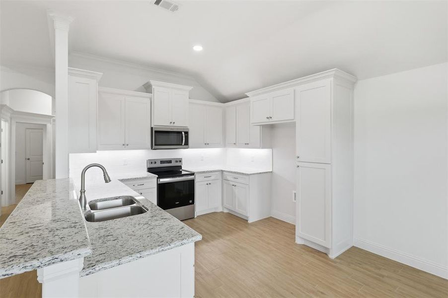 Furnished interior view inside a new home in , Tolar (Image 5).