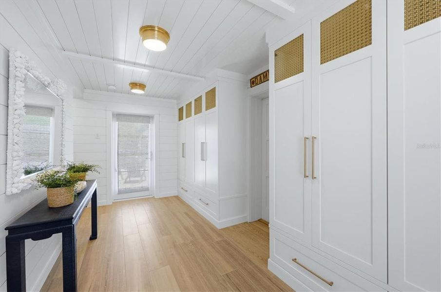 Spacious, unfurnished interior of a new home in , Boca Grande (Image 19).