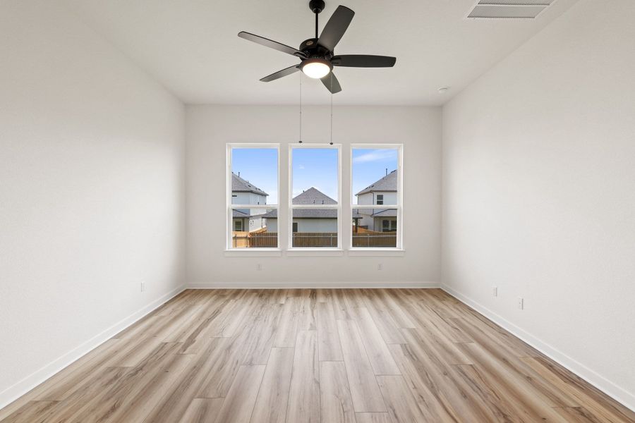 Spacious, unfurnished interior of a new home in Heritage, Dripping Springs (Image 40).