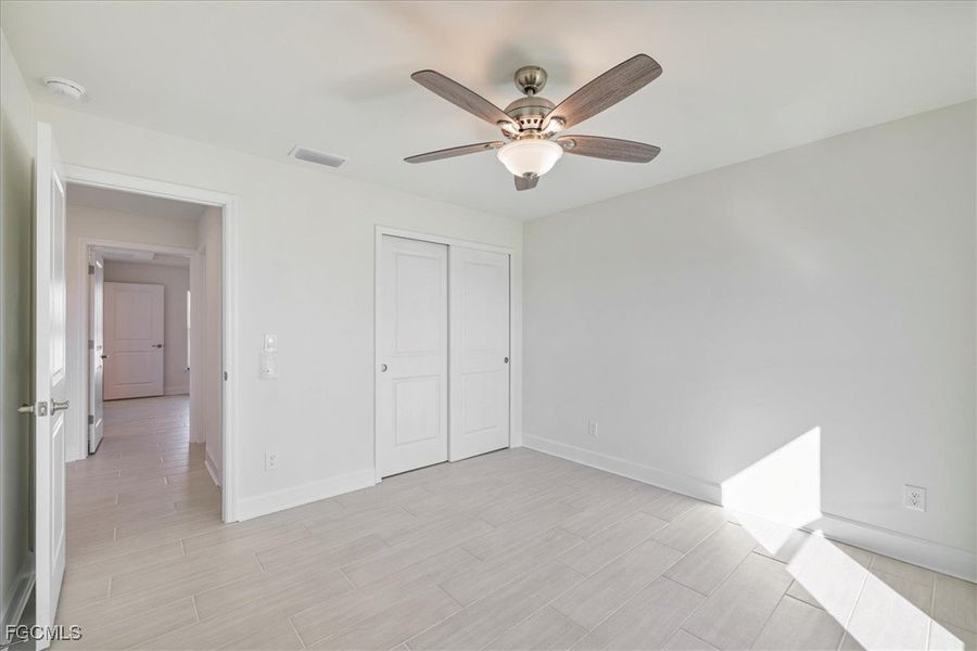 Spacious, unfurnished interior of a new home in Cape Coral, Cape Coral (Image 30).