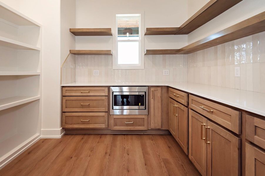 Furnished interior view inside a new home in , Salado (Image 13). Furnished interior view inside a new home in , Salado (Image 13).