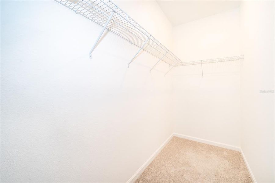 Spacious, unfurnished interior of a new home in , Orlando (Image 17).