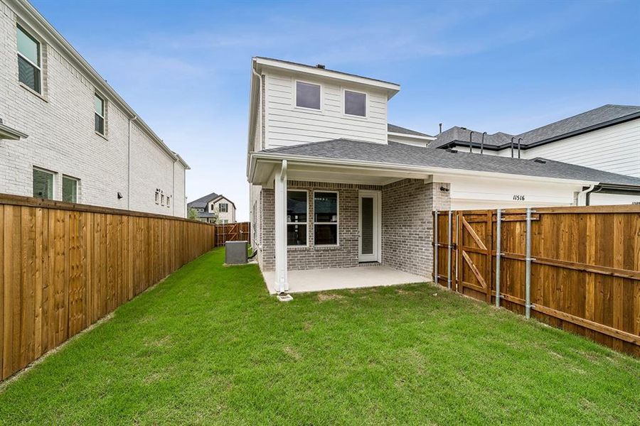Exterior details and patio area of a home in Lexington Frisco, Frisco (Image 2).