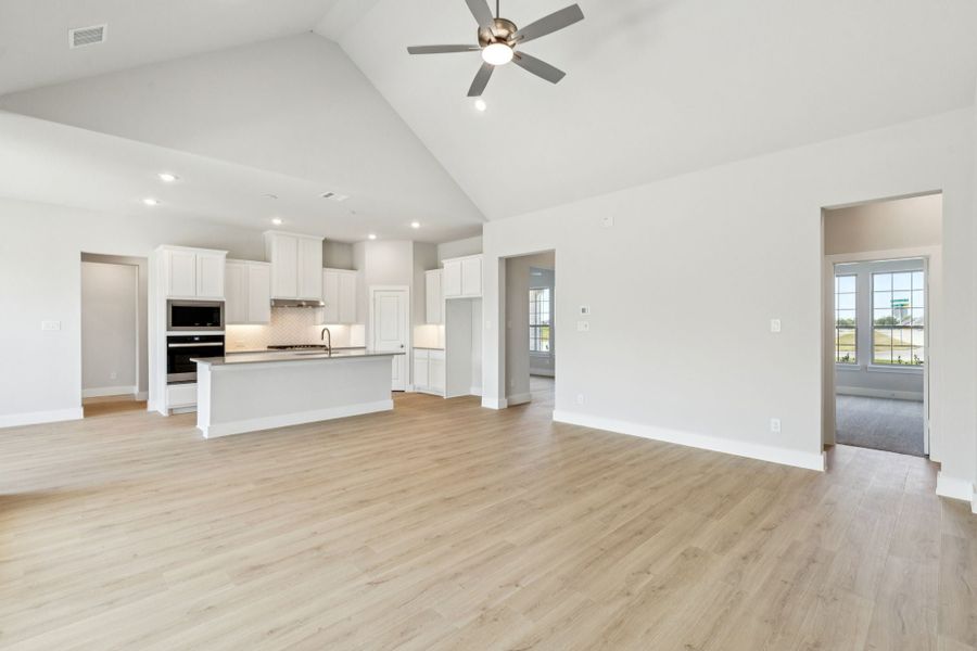 Spacious, unfurnished interior of a new home in Ellis Ranch Estates, Waxahachie (Image 24). Spacious, unfurnished interior of a new home in Ellis Ranch Estates, Waxahachie (Image 24).