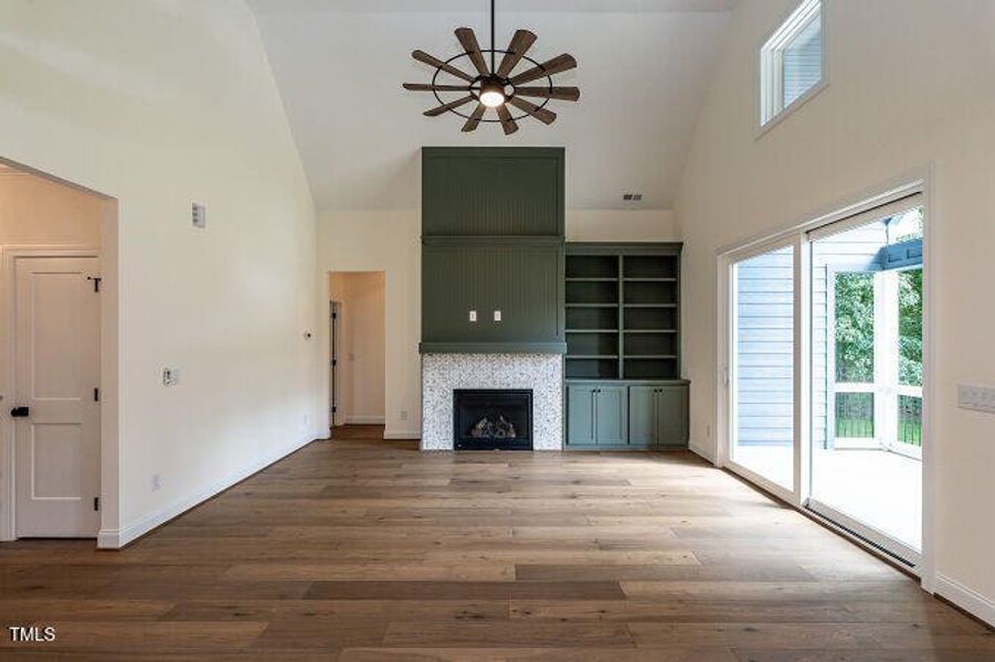 007-680x453-family-room