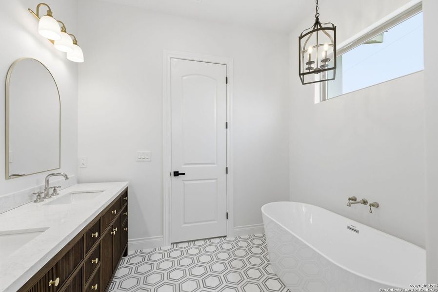 Furnished interior view inside a new home in , Bandera (Image 17).