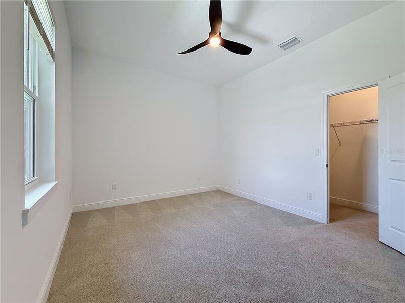 Spacious, unfurnished interior of a new home in , St. Petersburg (Image 20).