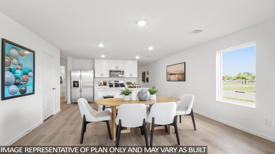 Furnished interior view inside a new home in Lake Conroe Cove, Willis (Image 6).