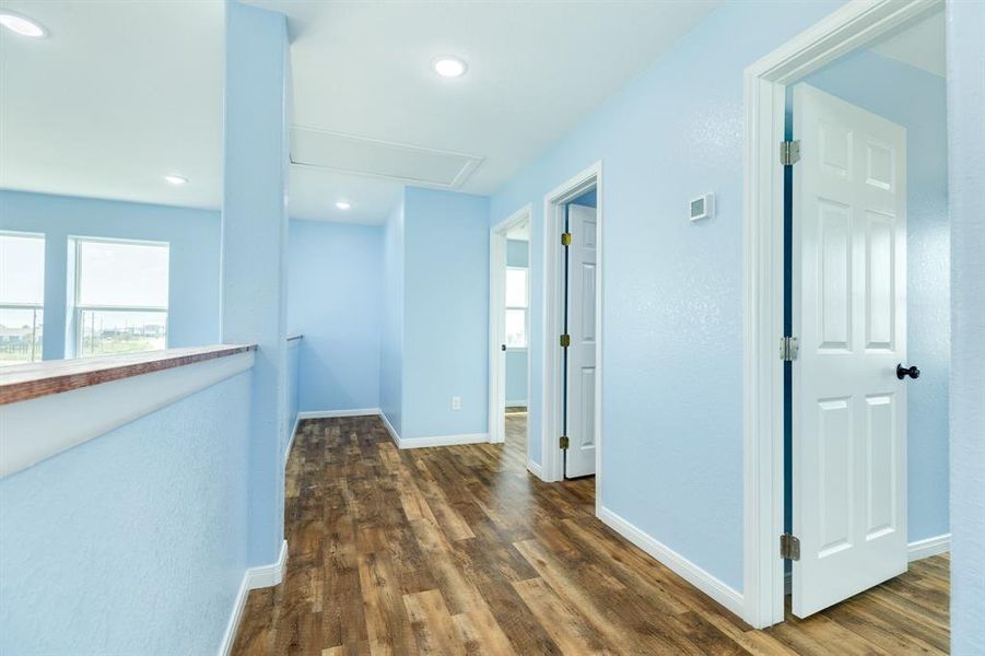 Spacious, unfurnished interior of a new home in , Freeport (Image 18).